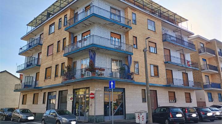 Ampio alloggio in buone condizioni